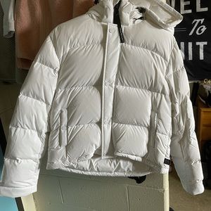 White Aritzia superpuff shorty jacket